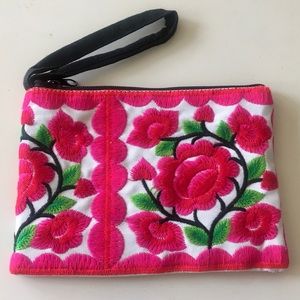 🛍Host Pick!🌸Balinese Embroidered pink floral wristlet